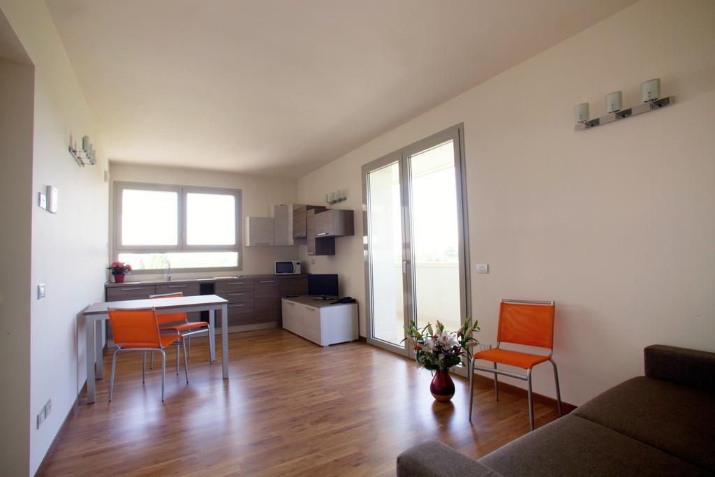 Residence Le Querce Cernusco Sul Naviglio Ruang foto