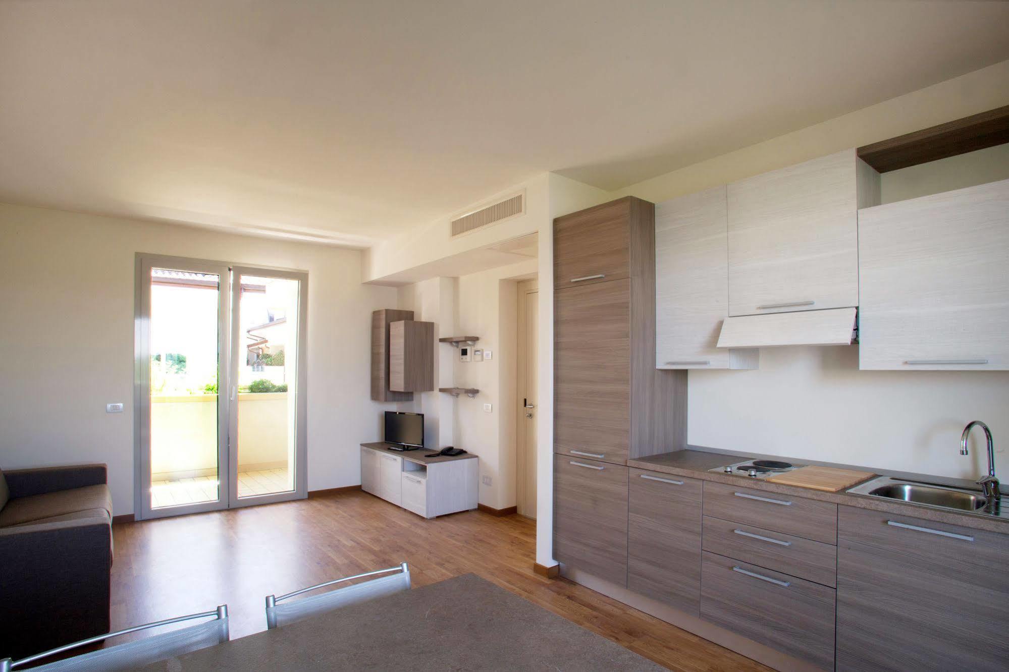 Residence Le Querce Cernusco Sul Naviglio Bagian luar foto