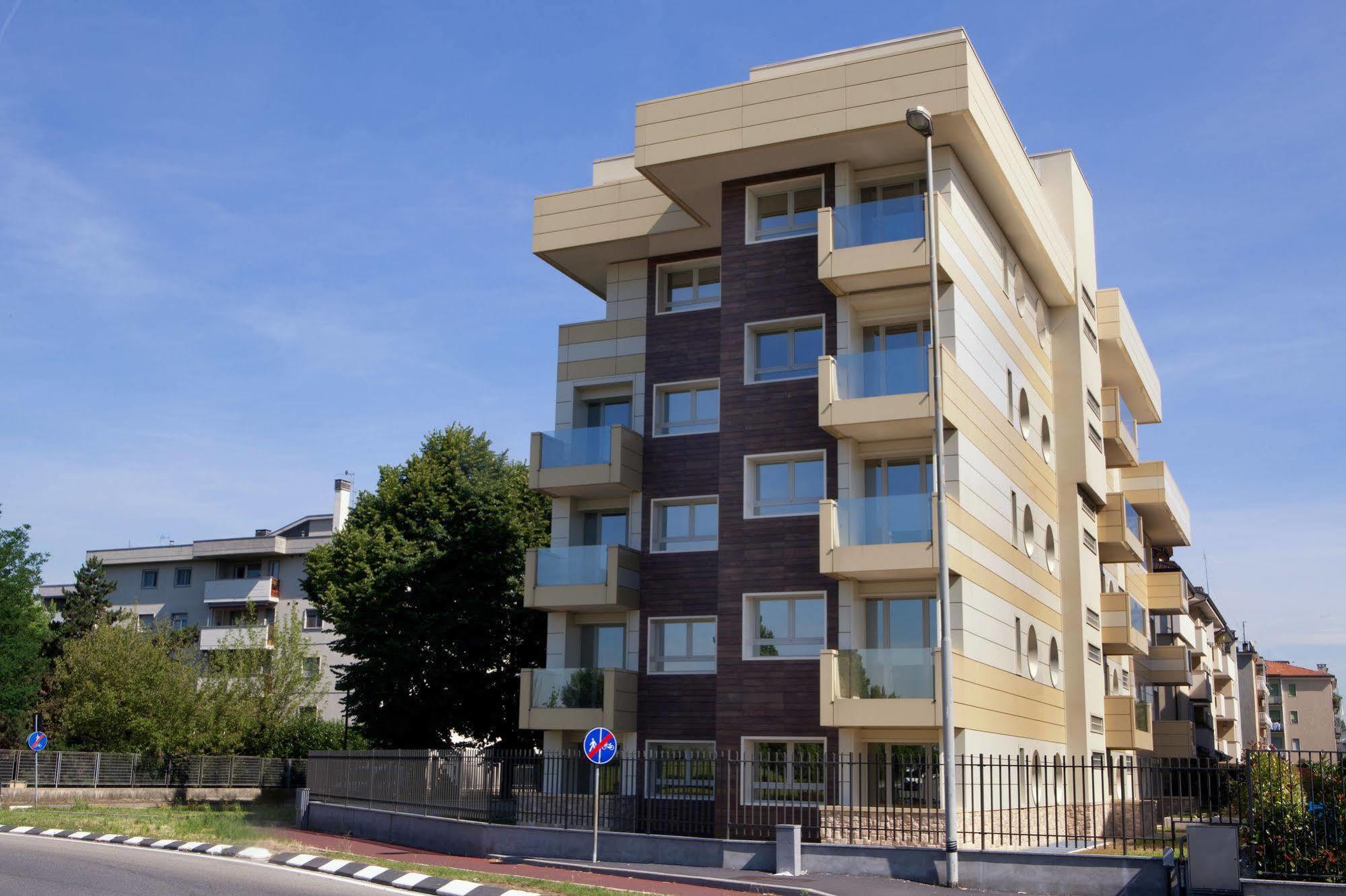 Residence Le Querce Cernusco Sul Naviglio Bagian luar foto