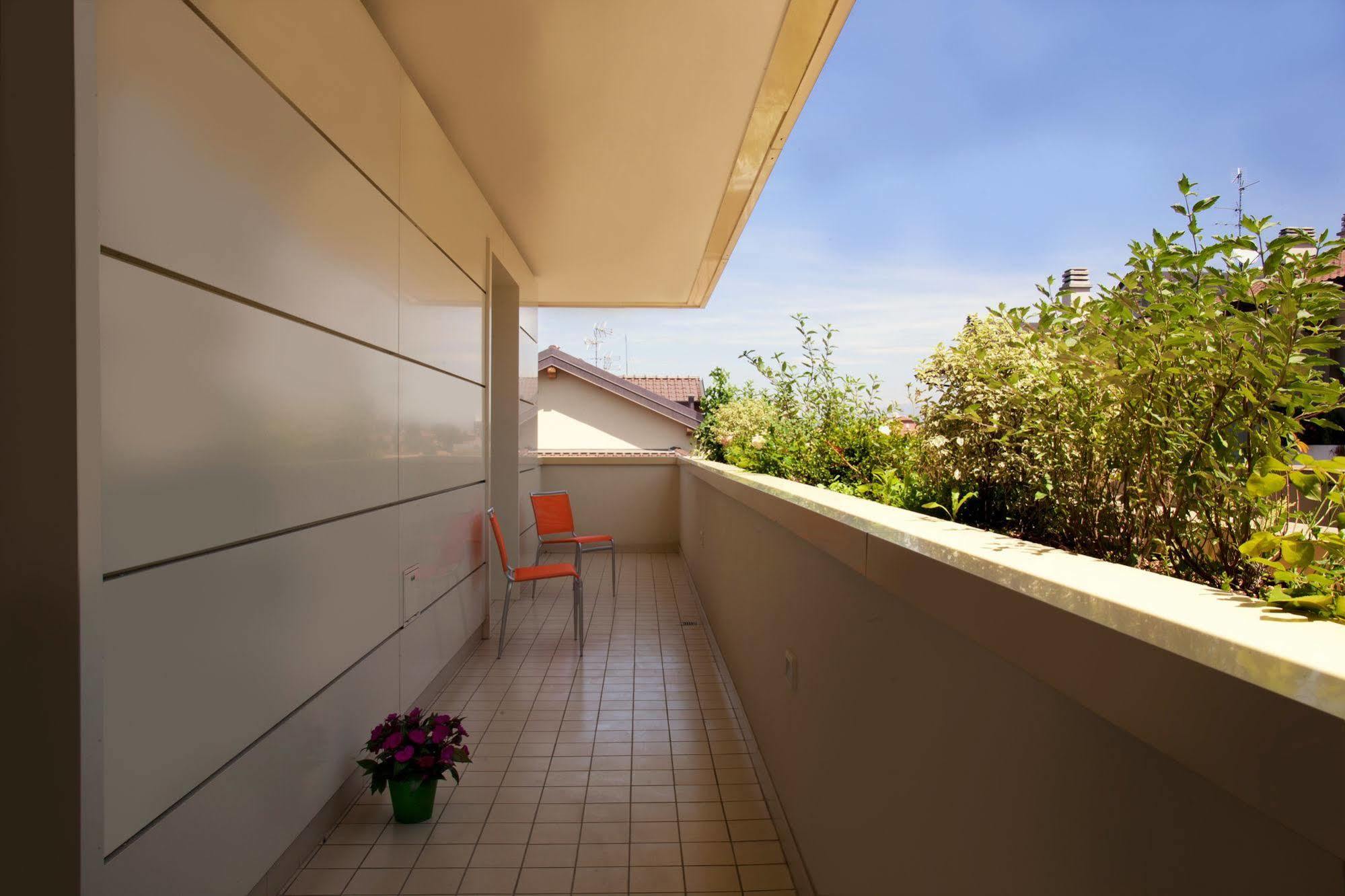 Residence Le Querce Cernusco Sul Naviglio Bagian luar foto